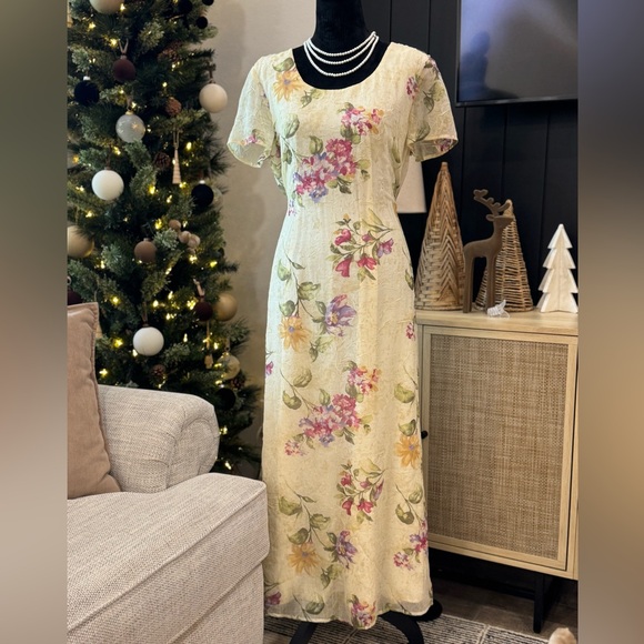 Vintage Dresses & Skirts - Vintage floral dainty dress